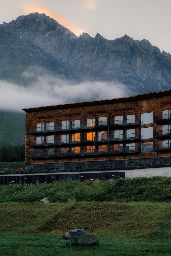 Rooms Hotel Kazbegi Exterior photo The hotel in 2013